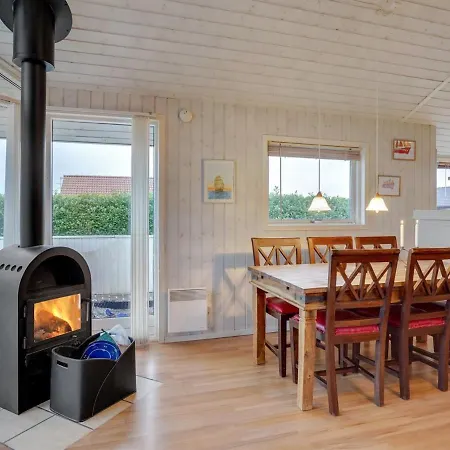 Dolores - 100m From The Sea By Interhome Broager