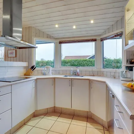 Dolores - 100m From The Sea By Interhome Ferienhaus